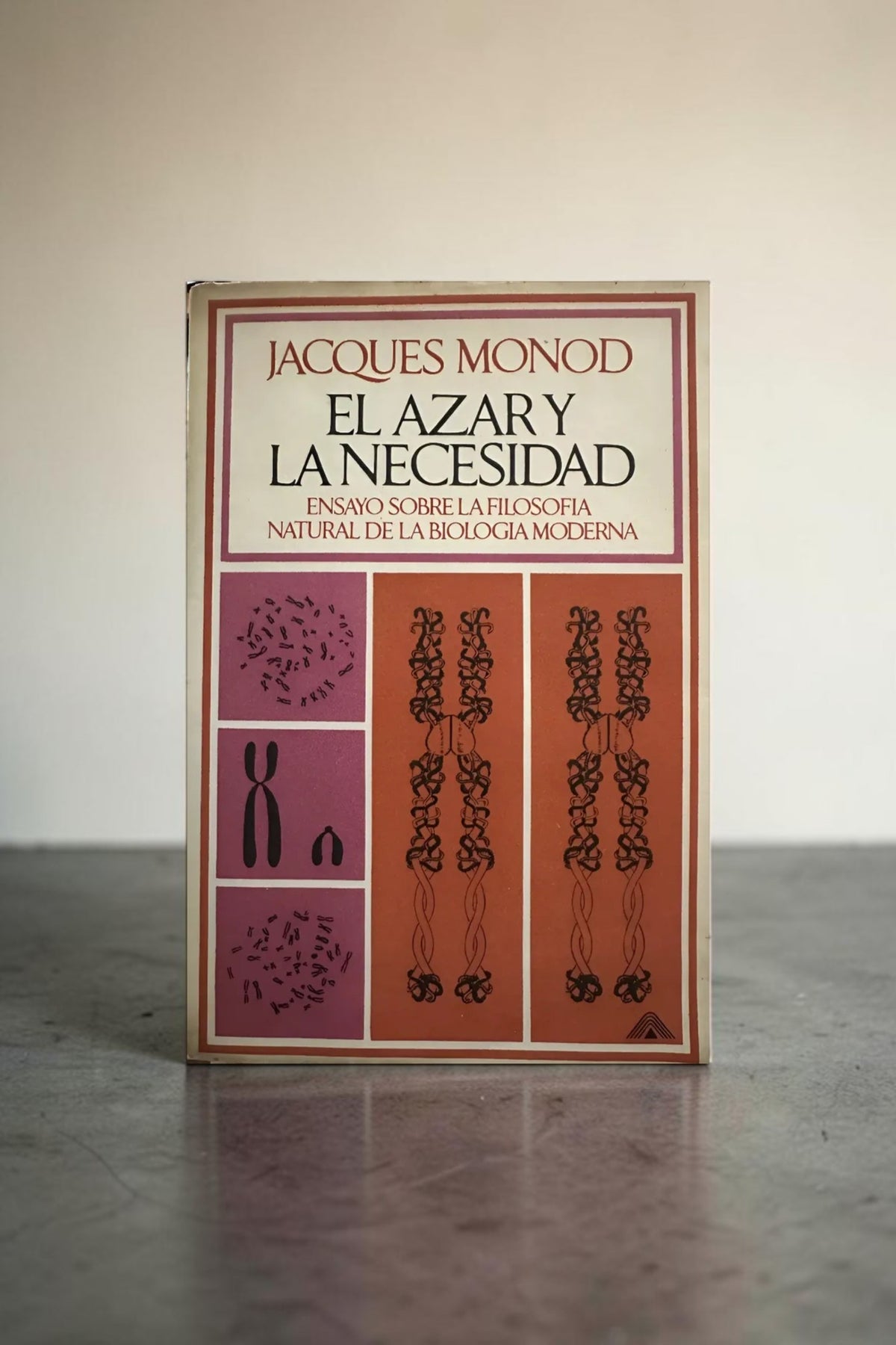 El azar y la necesidad. Ensayo sobre la filosofía natural de la biología moderna.