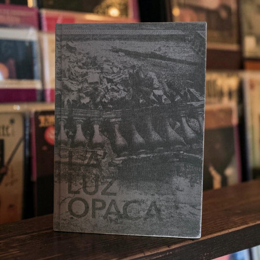 La luz opaca. Firmado y numerado por el fotógrafo.